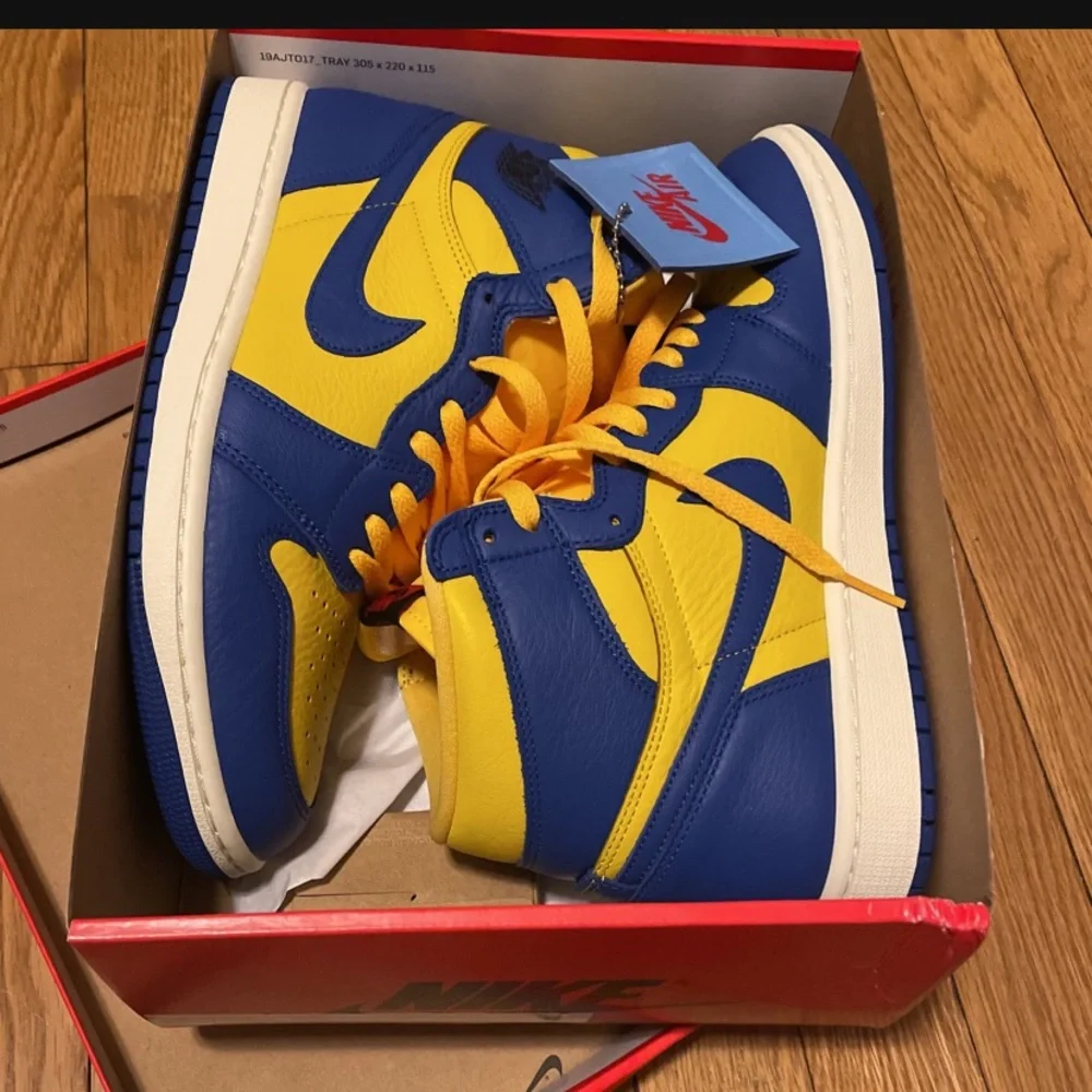 Retro 1s - Picture 3 of 3